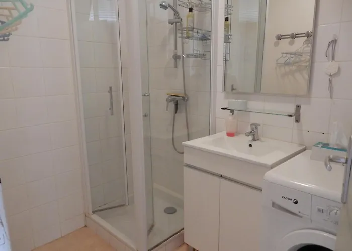 Les Egletyeres Apartment