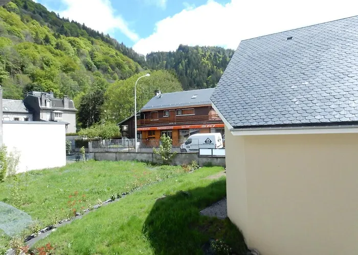 Les Egletyeres Apartment